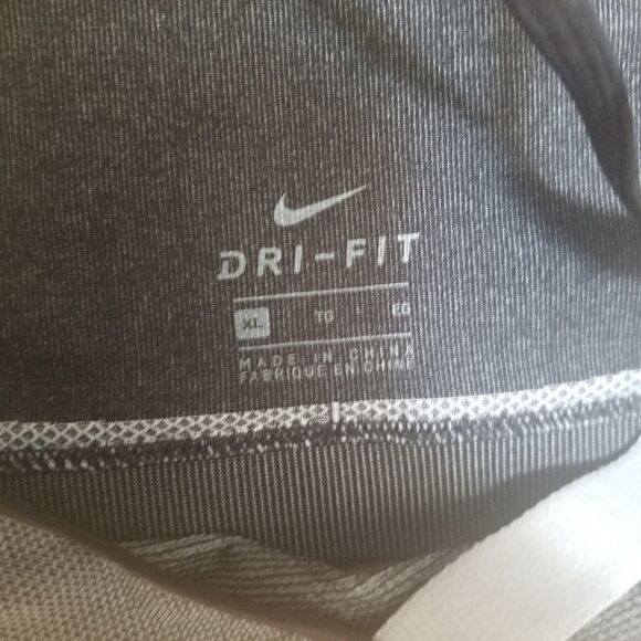 EUC Nike Dri-Fit Seamless Black Sports Bra Girls XL - Picture 2 of 3